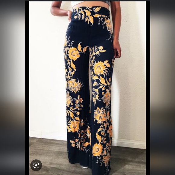 Zara Pants - ZARA Wide Leg Floral Pants US L